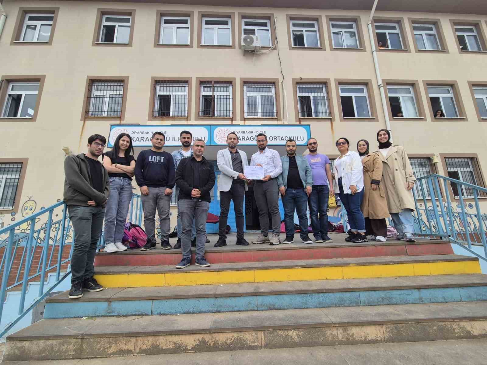 Dicle’de ortaokul öğrencileriyle bilim söyleşisi gerçekleştirildi
