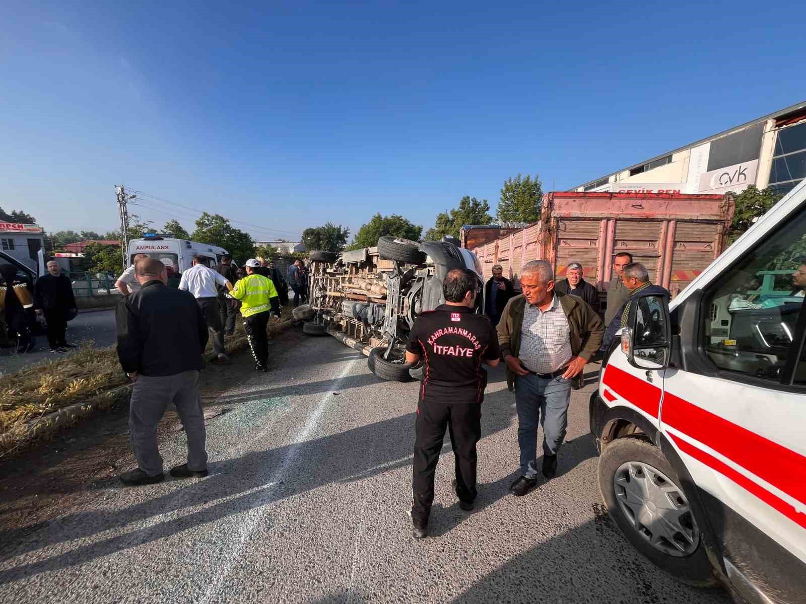 Kahramanmaraş’ta işçi servisi ile otomobil çarpıştı: 12 yaralı