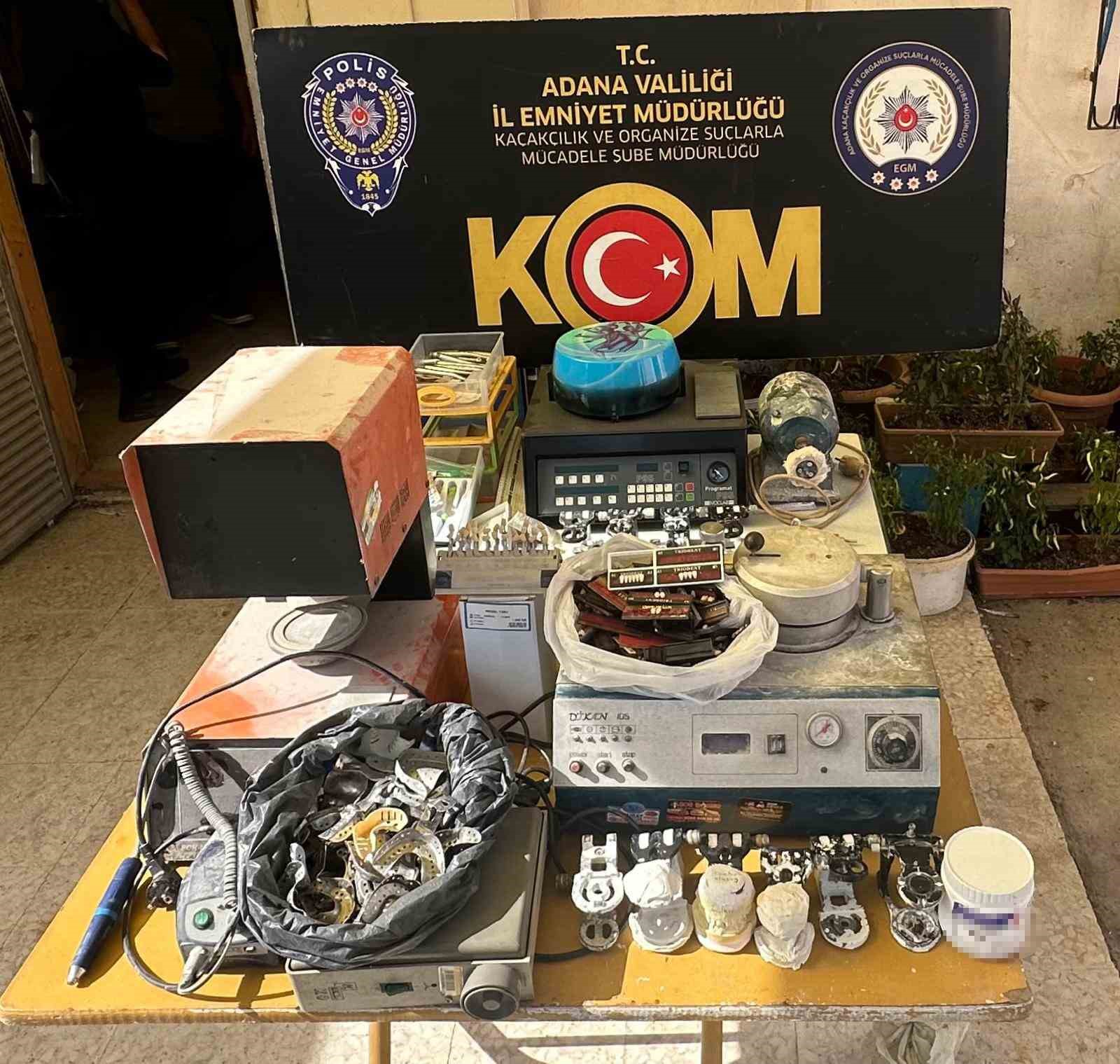 Adana&rsquo;da merdiven altı diş kliniğine operasyon
