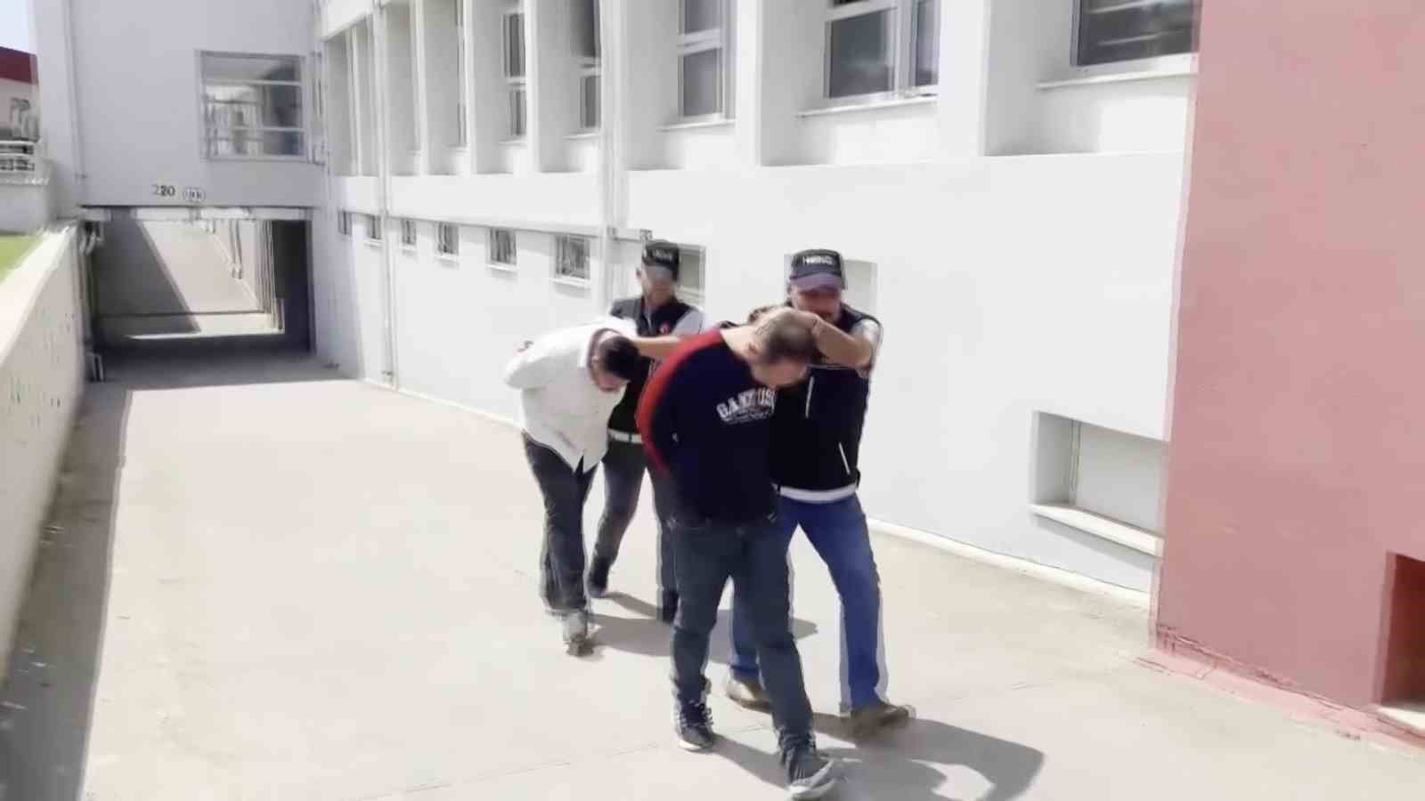 Adana’da kilolarca esrar, bonzai ve binlerce hap ele geçirildi: 55 tutuklama