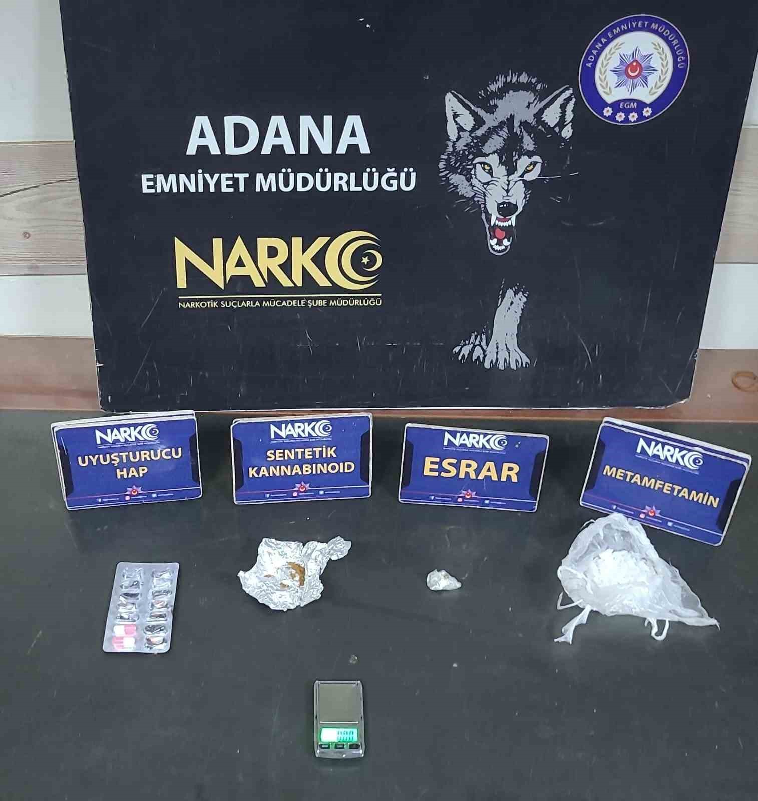 Adana&rsquo;da kilolarca esrar, bonzai ve binlerce hap ele ge&ccedil;irildi: 55 tutuklama
