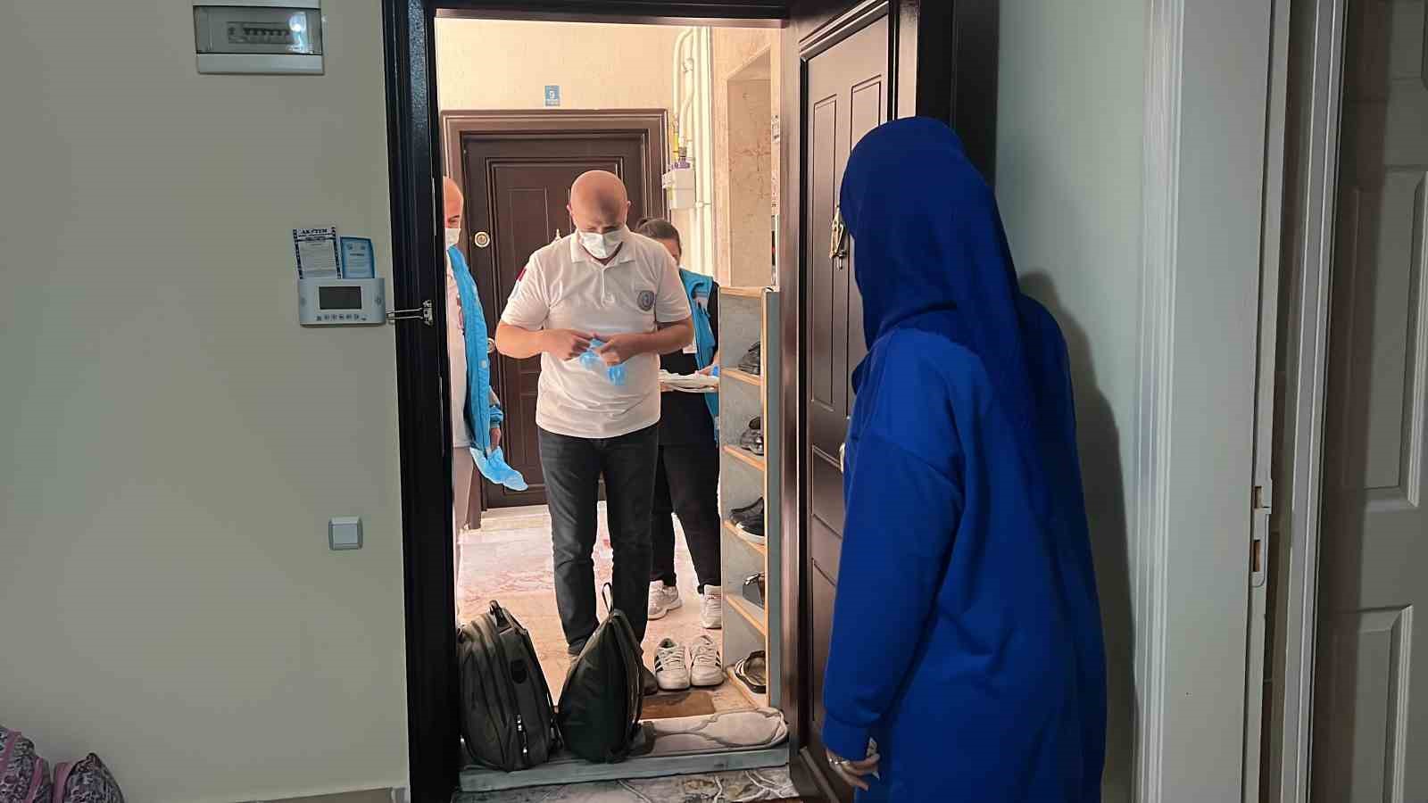 Yaşlı hastalar doktora değil, doktor hastanın evine gidiyor
