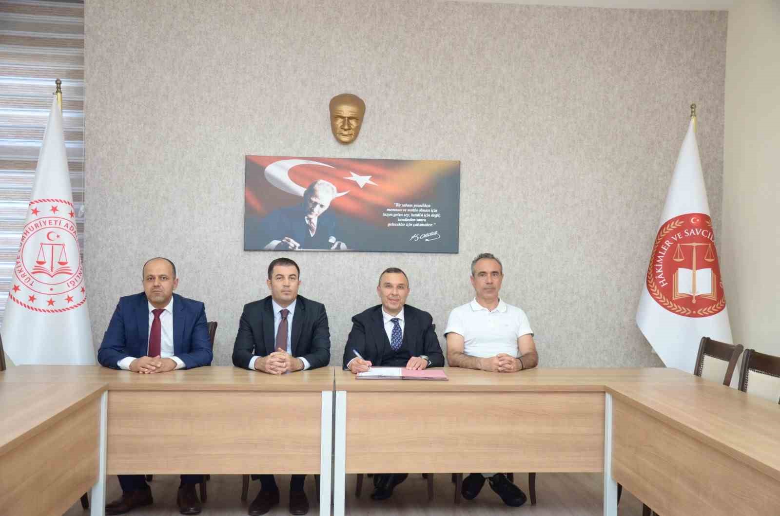 Manavgat&rsquo;ta y&uuml;k&uuml;ml&uuml; ve eski h&uuml;k&uuml;ml&uuml;lere turizm sekt&ouml;r&uuml;nde istihdam imkanı
