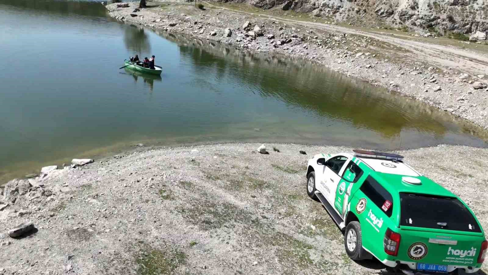 Jandarma barajda 500 metre kaçak ağ buldu