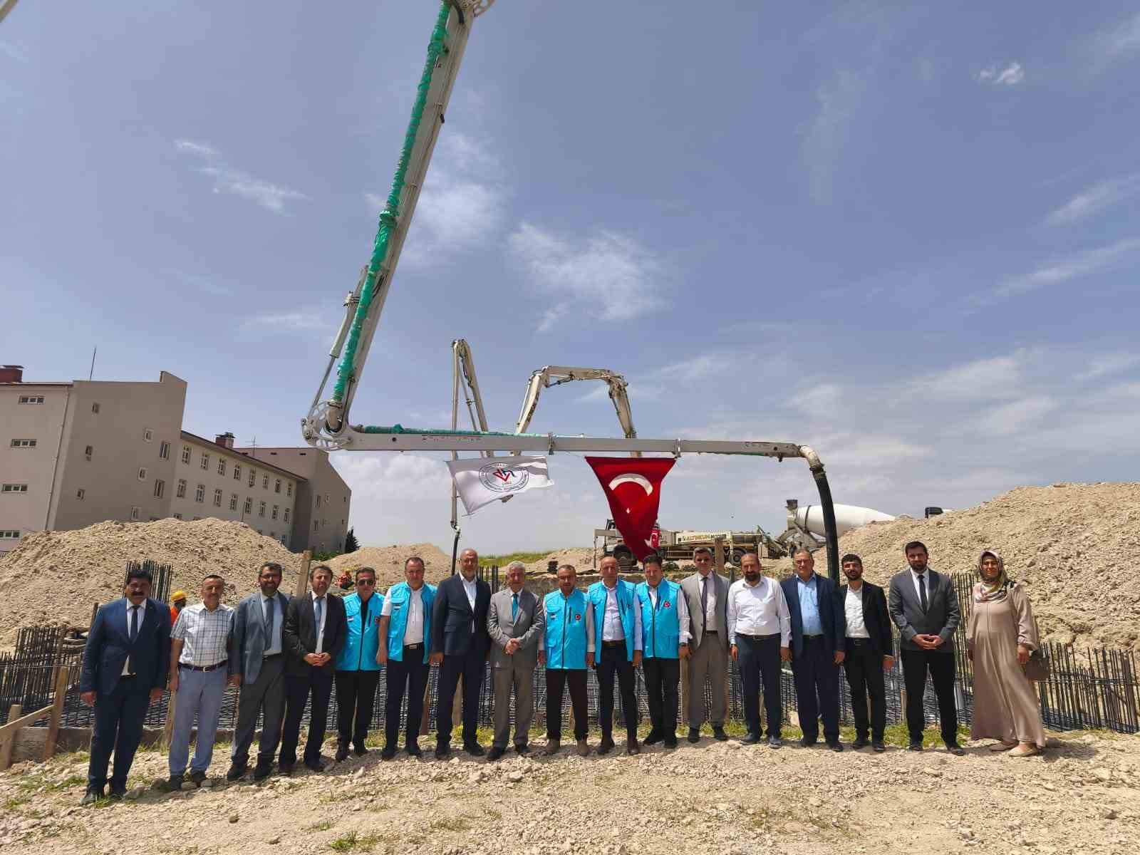 Hafızlık ve Kur’an kursu temeli dualarla atıldı