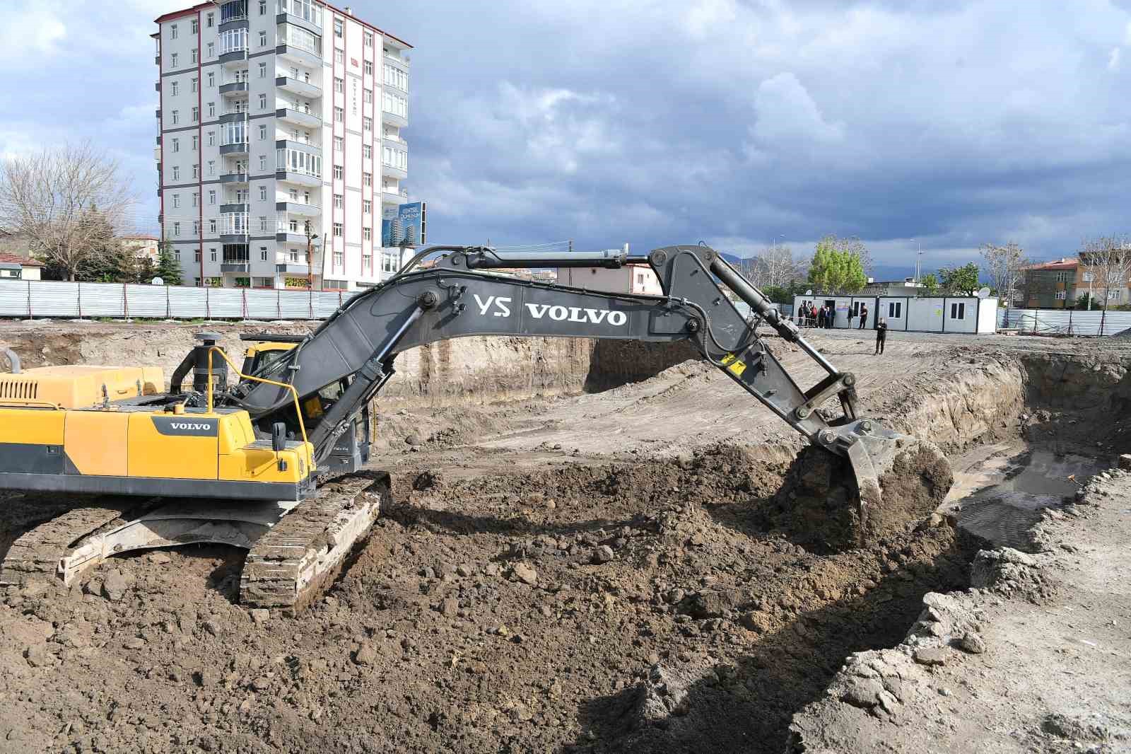 Başkan Büyükkılıç’tan Argıncık’ta modern yaşam alanları için ilk adım
