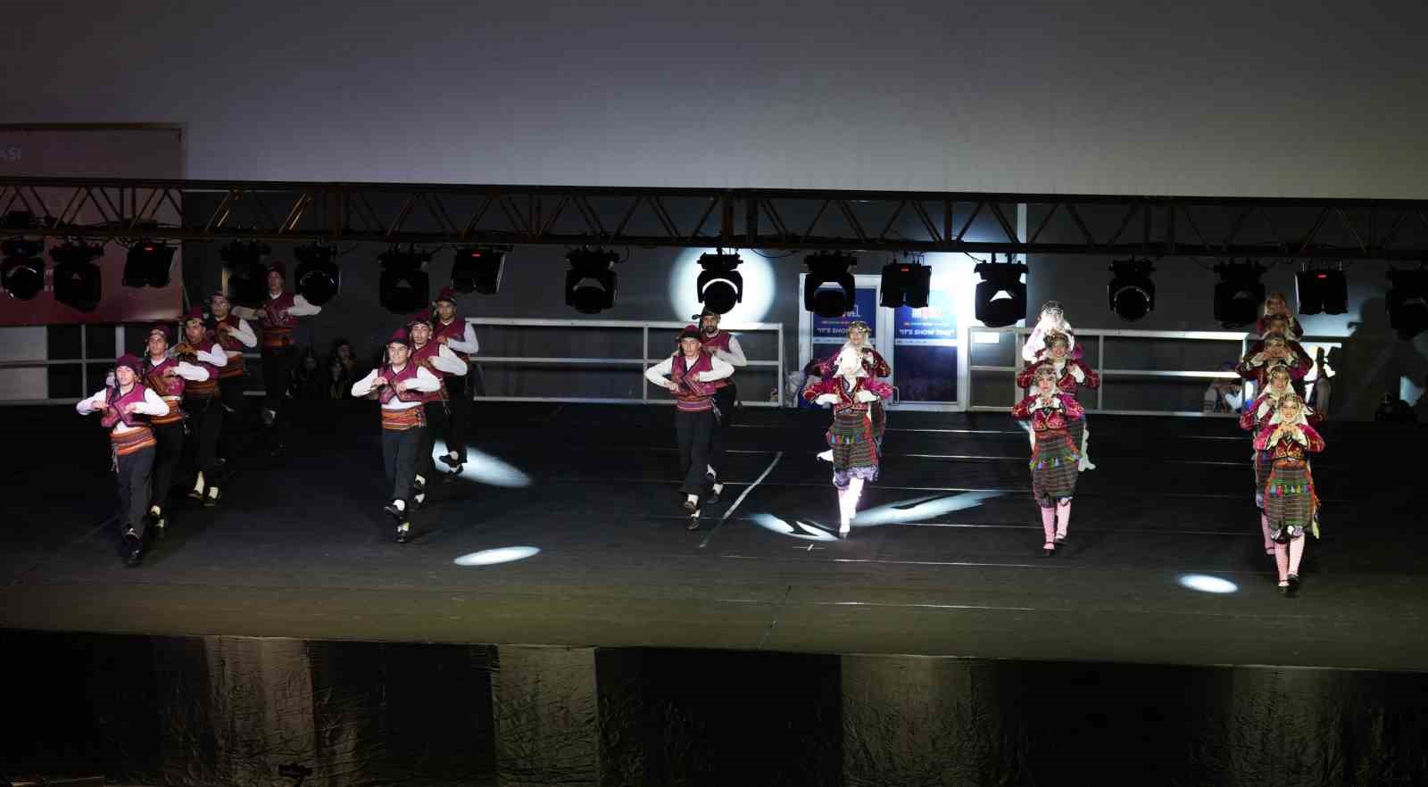 Alanya&rsquo;da 2&rsquo;ncisi d&uuml;zenlenen Uluslararası Halk Dansları ve M&uuml;zik Festivali&rsquo;ne yoğun ilgi
