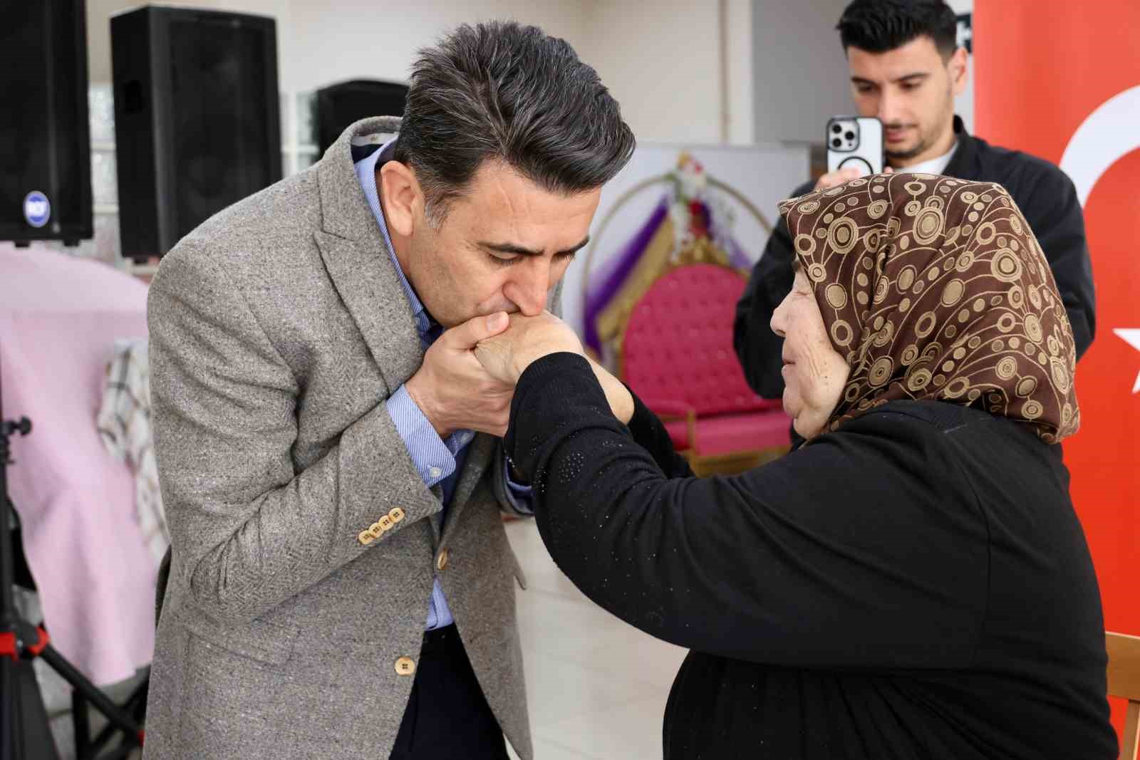 Şehit anneleriyle anlamlı buluşma