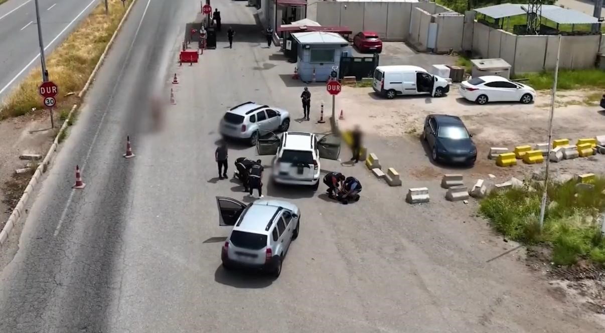 Diyarbakır’da yedek yakıt deposunda 93 litre sentetik uyuşturucu ele geçirildi