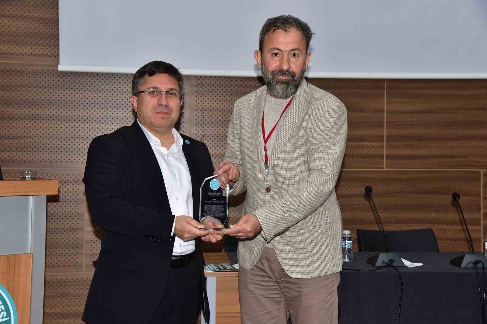 Balıkesir Uluslararası İlahiyat sempozyumuna ev sahipliği yaptı
