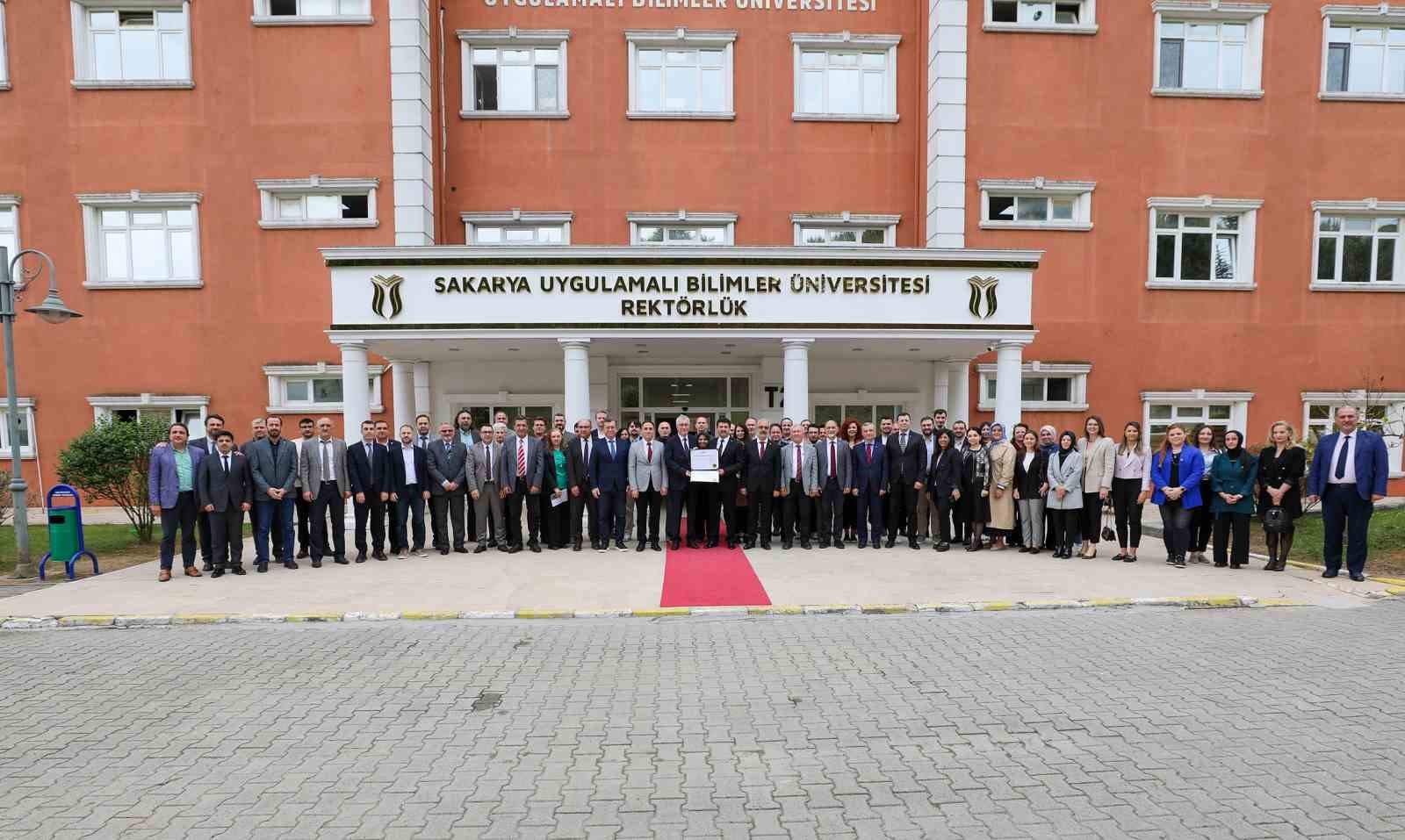 SUB&Uuml; Y&Ouml;KAK kurumsal akreditasyon belgesini aldı

