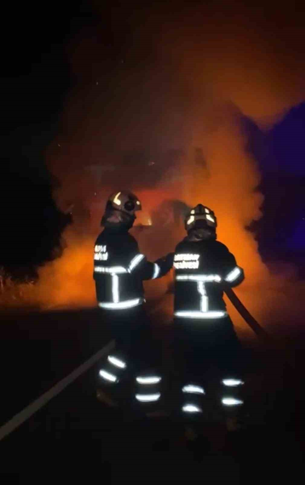 Batman’da seyir halindeki tır alev aldı