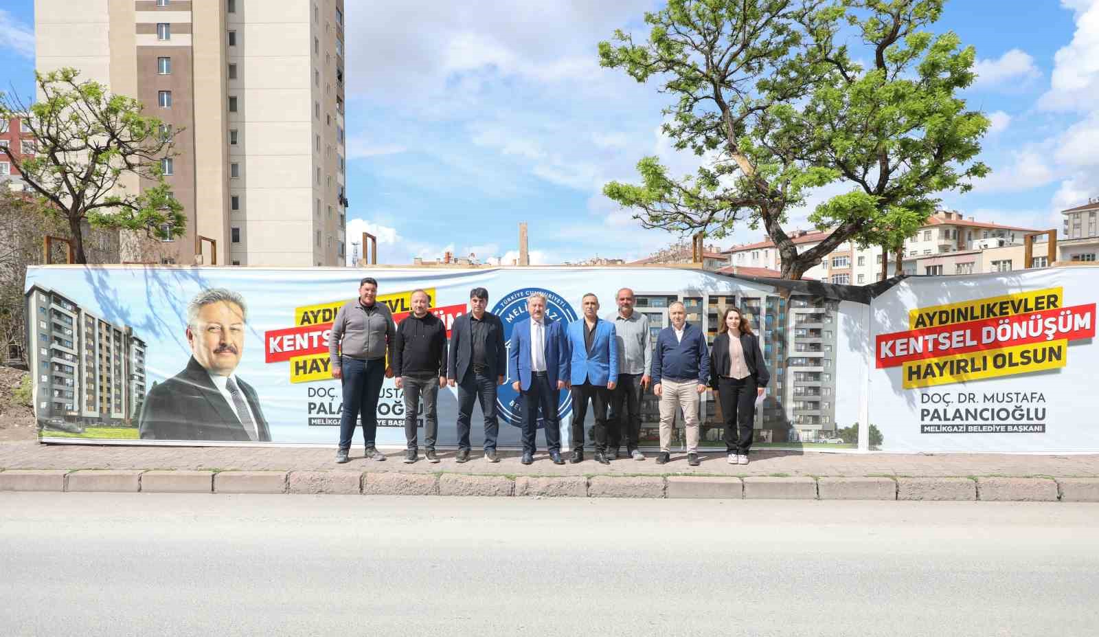 Başkan Palancıoğlu: "Aydınlıkevler Mahallemizde kentsel dönüşümün ilk adımını attık"