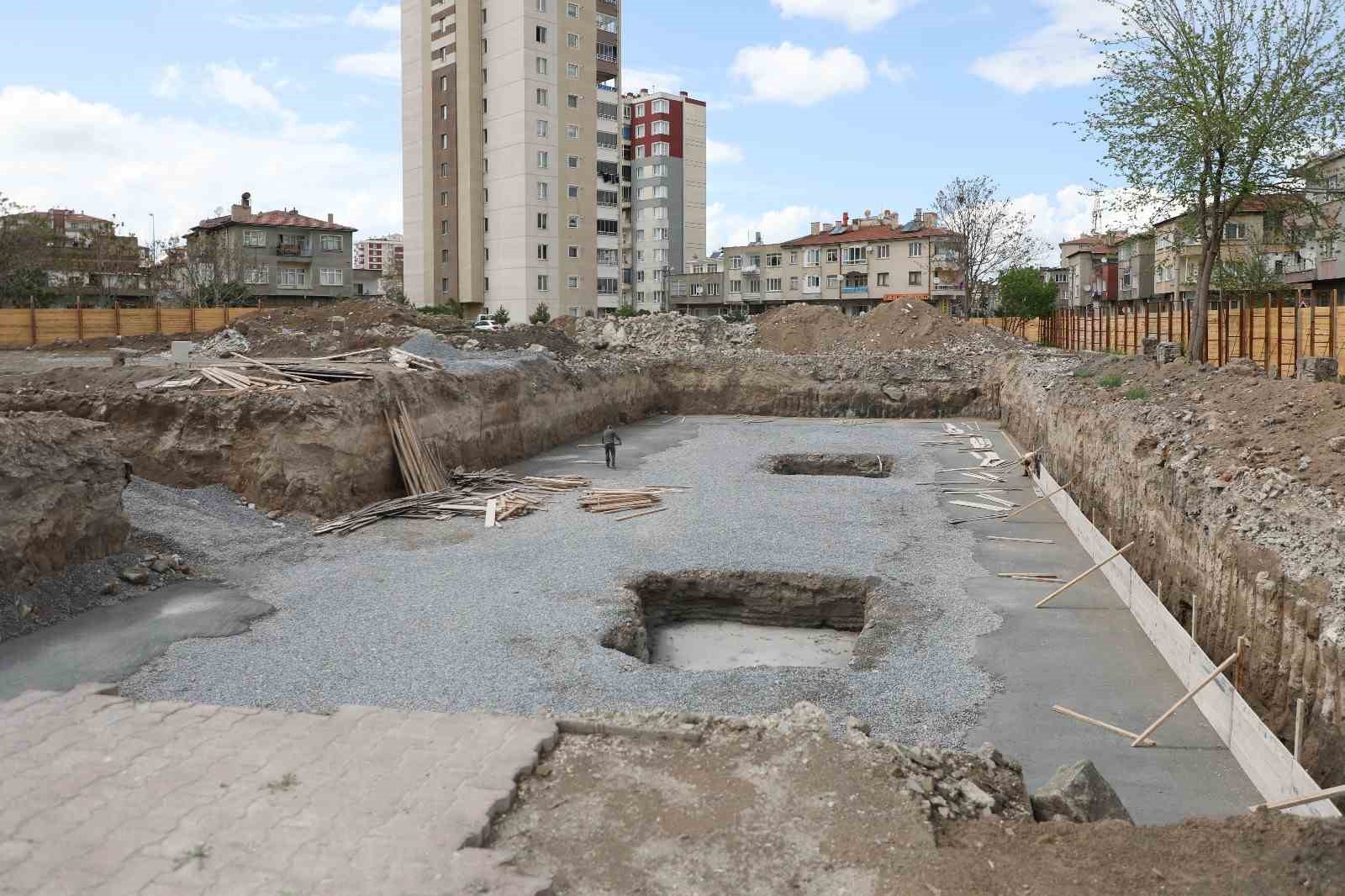 Başkan Palancıoğlu: "Aydınlıkevler Mahallemizde kentsel d&ouml;n&uuml;ş&uuml;m&uuml;n ilk adımını attık"
