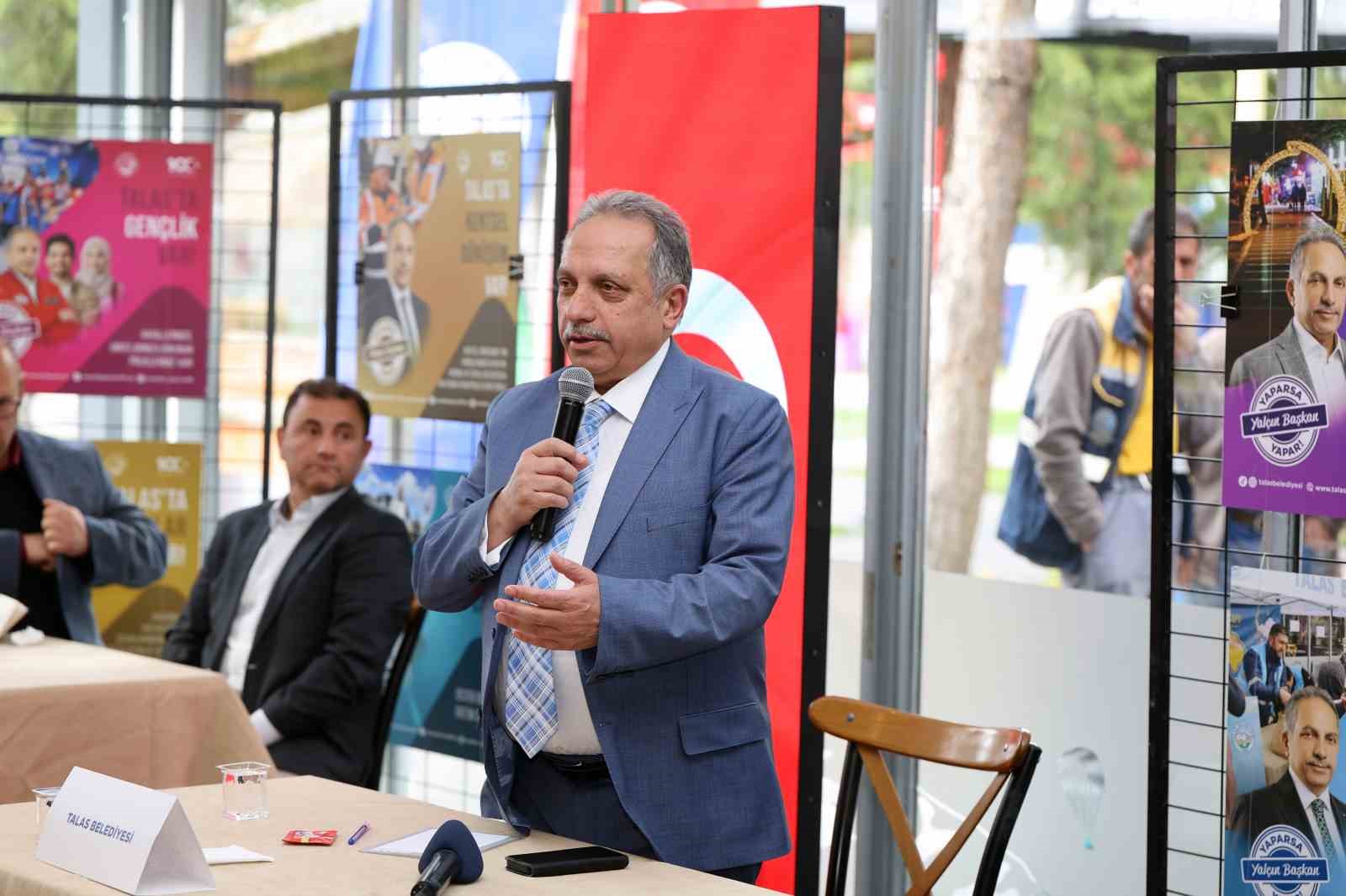 ‘Vatandaş Soruyor Başkan Cevaplıyor’ bu kez 7/24 Kütüphane’de