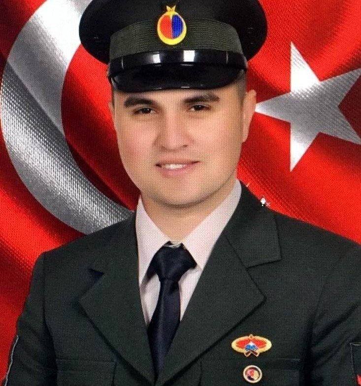 Salihli’de şehit oğluna doğum günü sürprizi