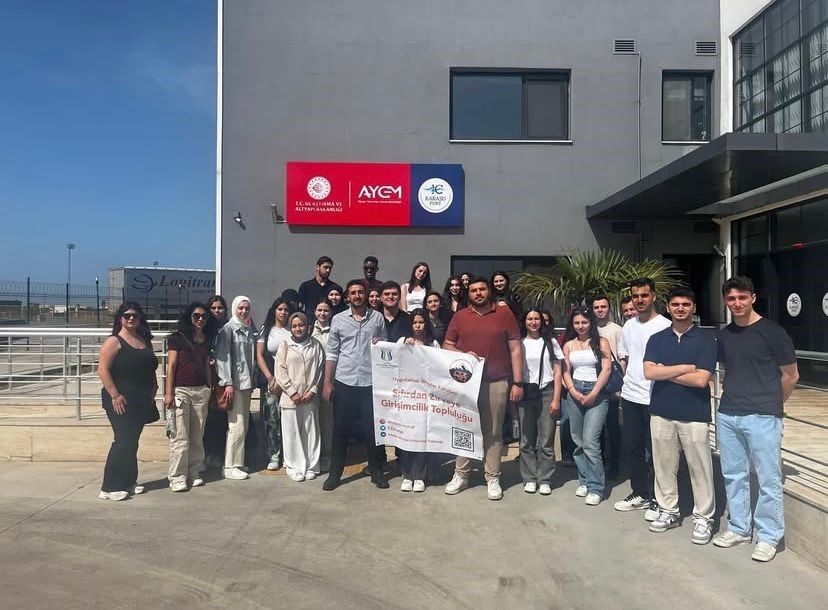 SUB&Uuml;&rsquo;l&uuml; &ouml;ğreniciler, dış ticaretin pratik y&ouml;nlerini yerinde g&ouml;rd&uuml;
