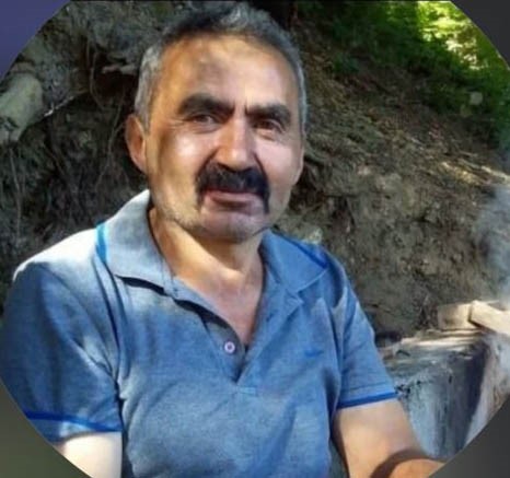 Kestiği ağacın altında kalan adam hayatını kaybetti