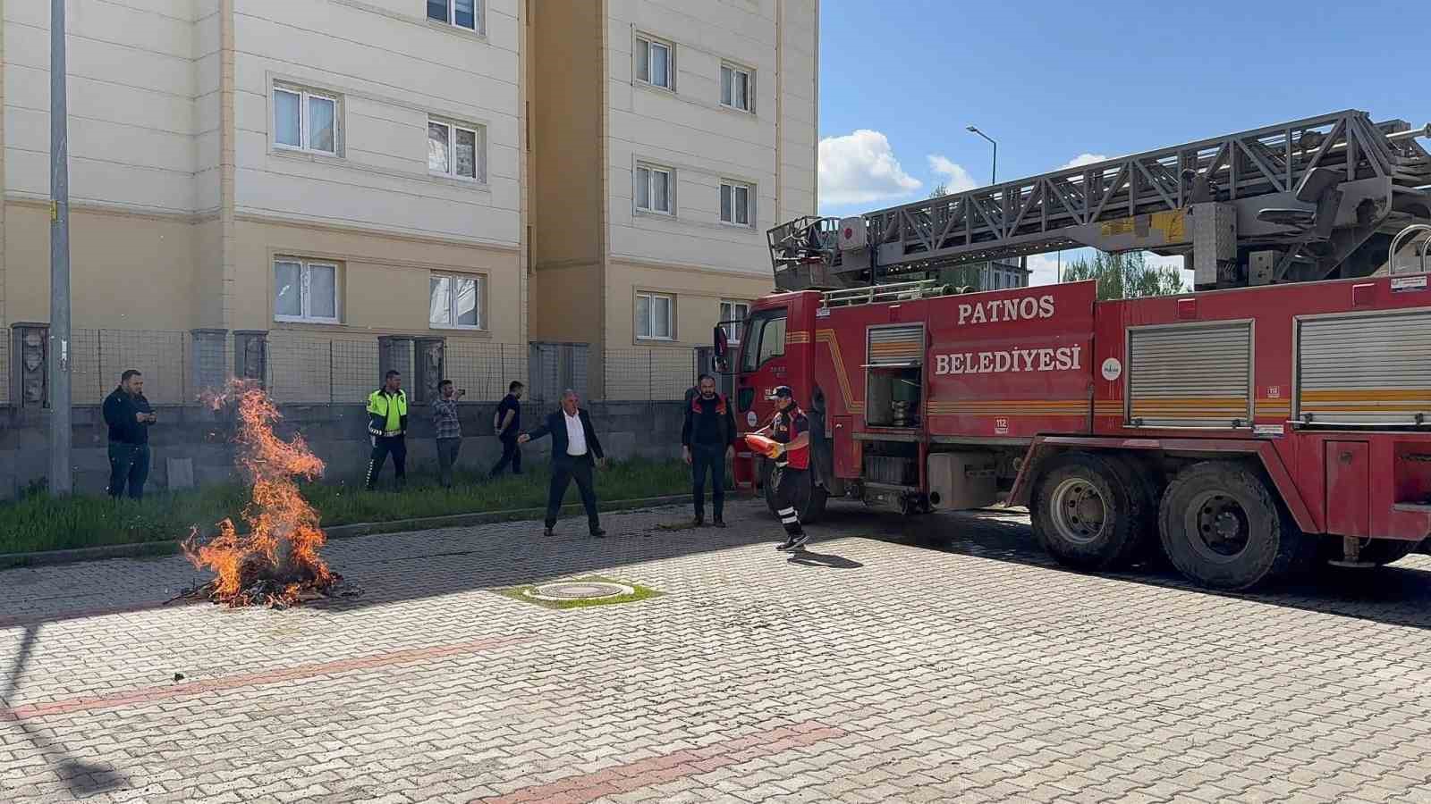 Patnos&rsquo;ta Emniyet M&uuml;d&uuml;rl&uuml;ğ&uuml;&rsquo;nde yangın tatbikatı
