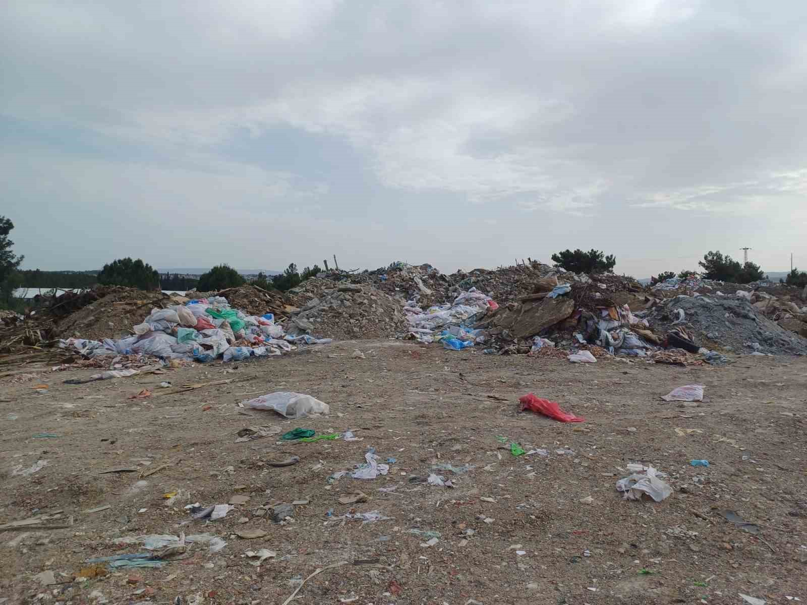 Açık alana atık döken belediyeye 1,8 milyon lira ceza