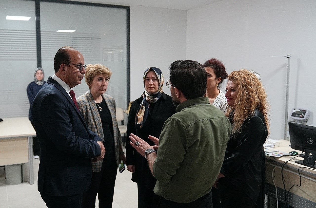 Başkan Ge&ccedil;it, aile danışma ve sağlıklı yaşam merkezindeki hizmetleri inceledi
