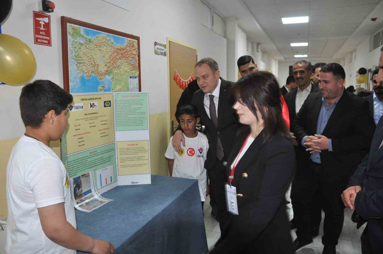 Balotu Köyü İlk ve Ortaokulunda ‘Bilim Fuarı’ açıldı
