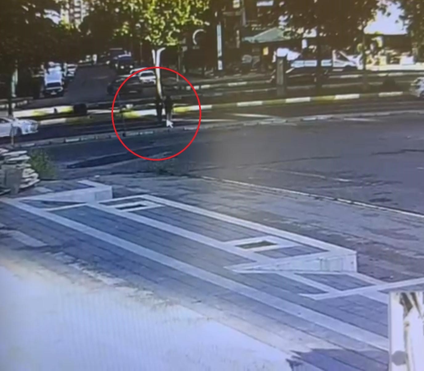 Diyarbakır’da lise öğrencisini hayattan koparan kaza güvenlik kamerasına böyle yansıdı
