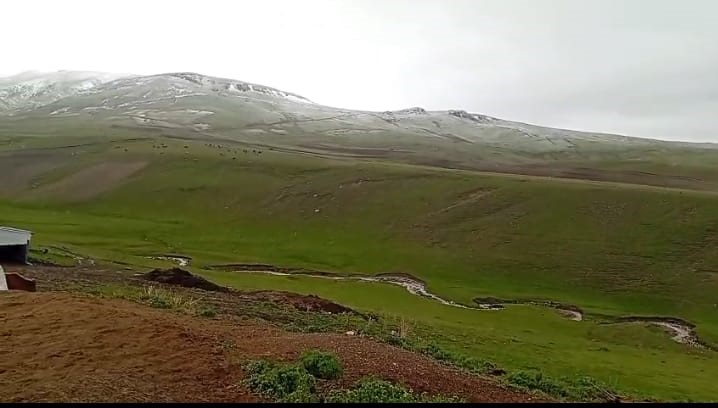 Kars’ta Mayıs ortasında kar sürprizi
