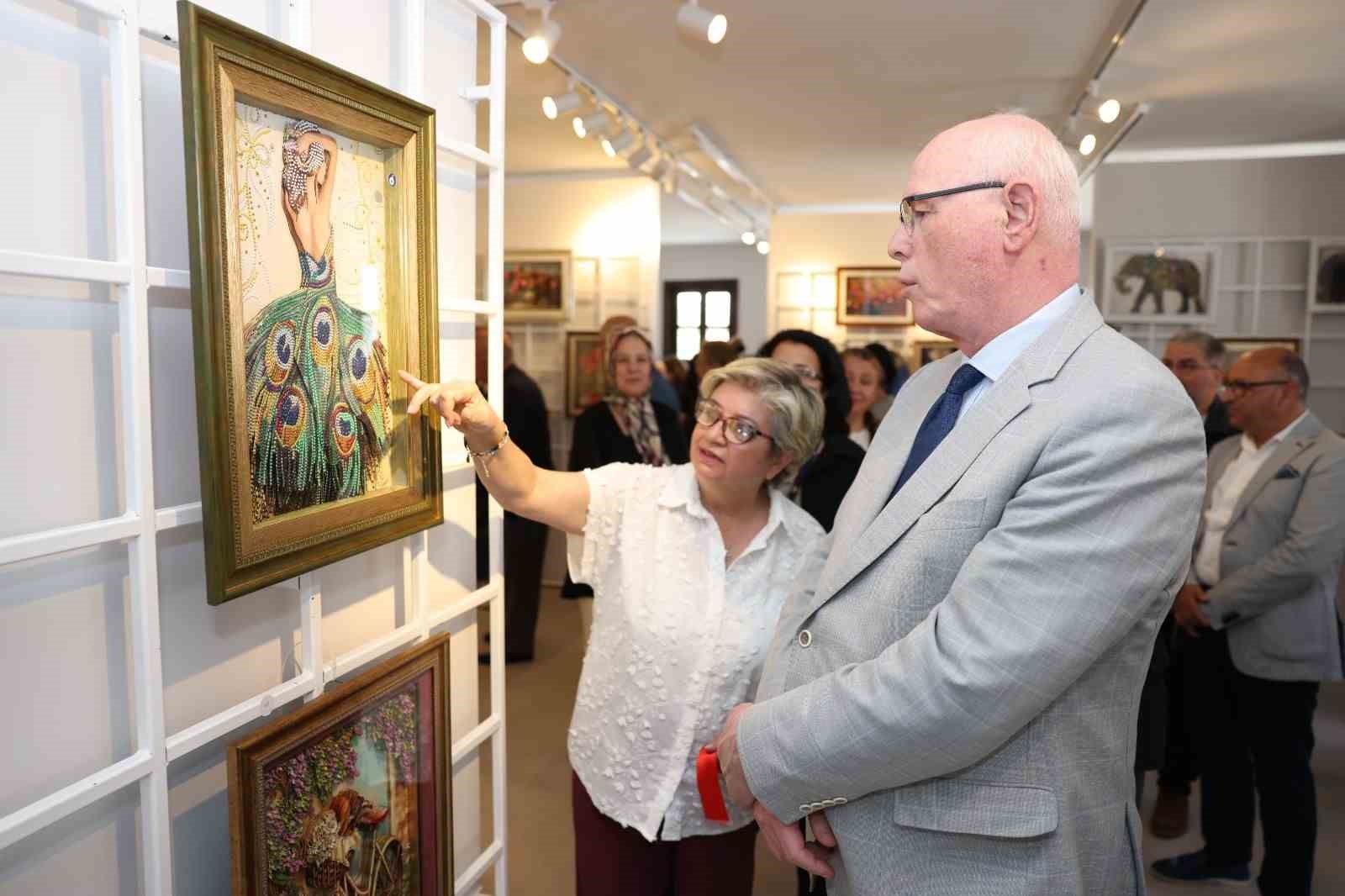 Odunpazarı’nda emek ve sanat bir arada: Kağıt Rölyef Sergisi Açıldı