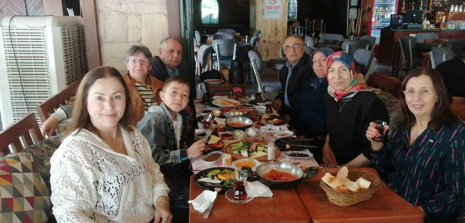 Beylikovalı kadınlar kahvaltıda buluştular