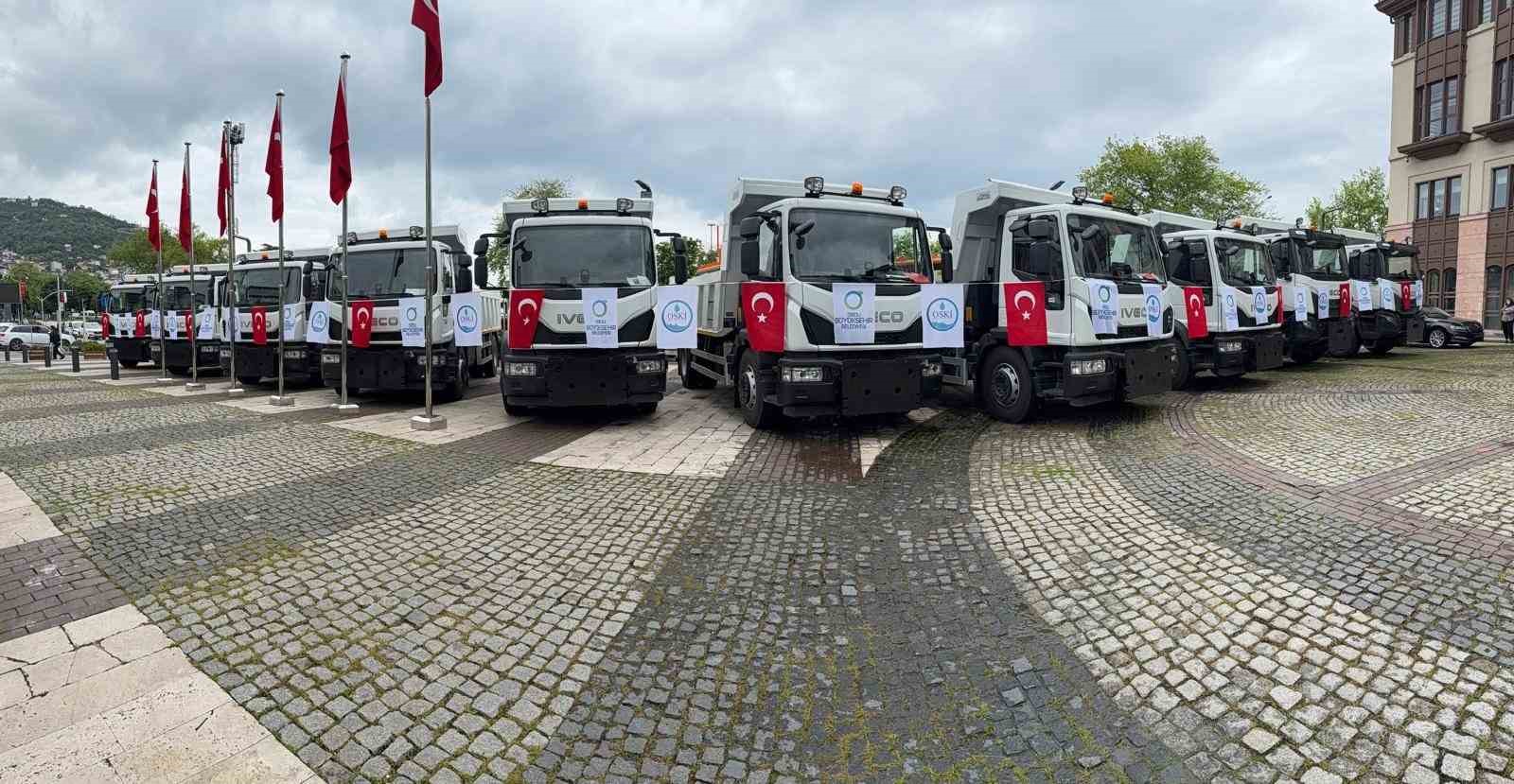 Başkan G&uuml;ler: "Kiralamak yerine kendi makinelerimiz ile &ccedil;alışıyoruz"

