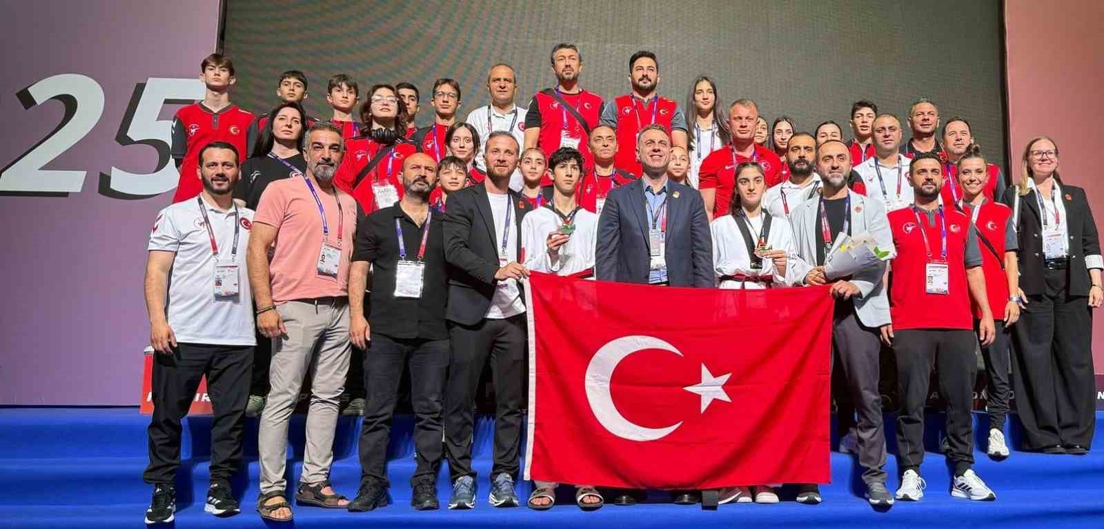 Tekmeleriyle dünyayı fethettiler