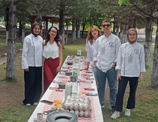 DPÜ Gastronomi Topluluğu "Nesilden Nesile Sıfır Atık" projesi gençlerle buluştu
