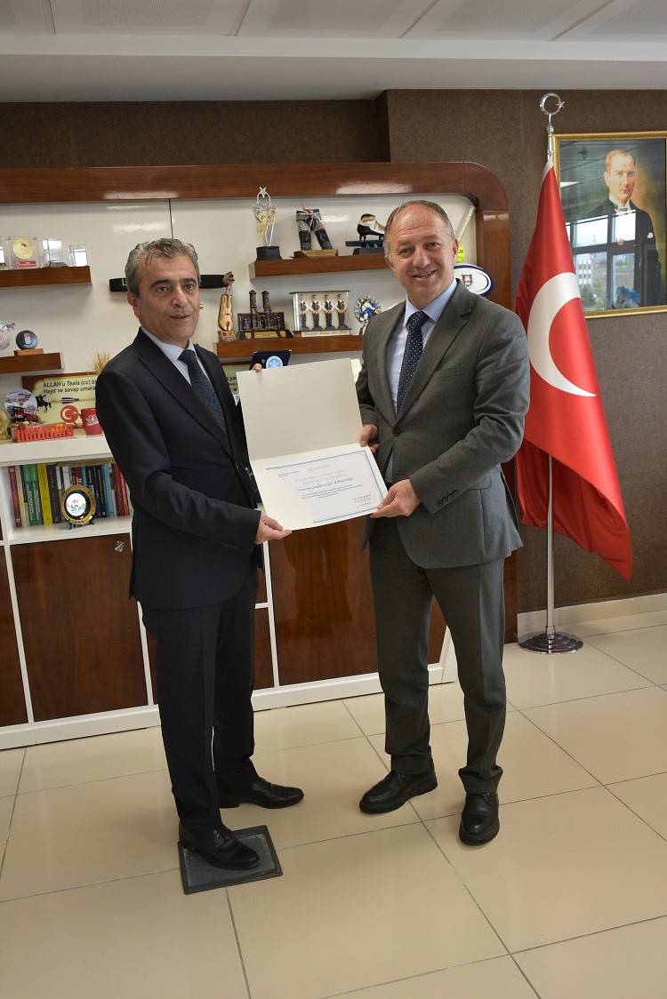 Bedir&rsquo;den &Ccedil;akmur&rsquo;a teşekk&uuml;r sertifikası
