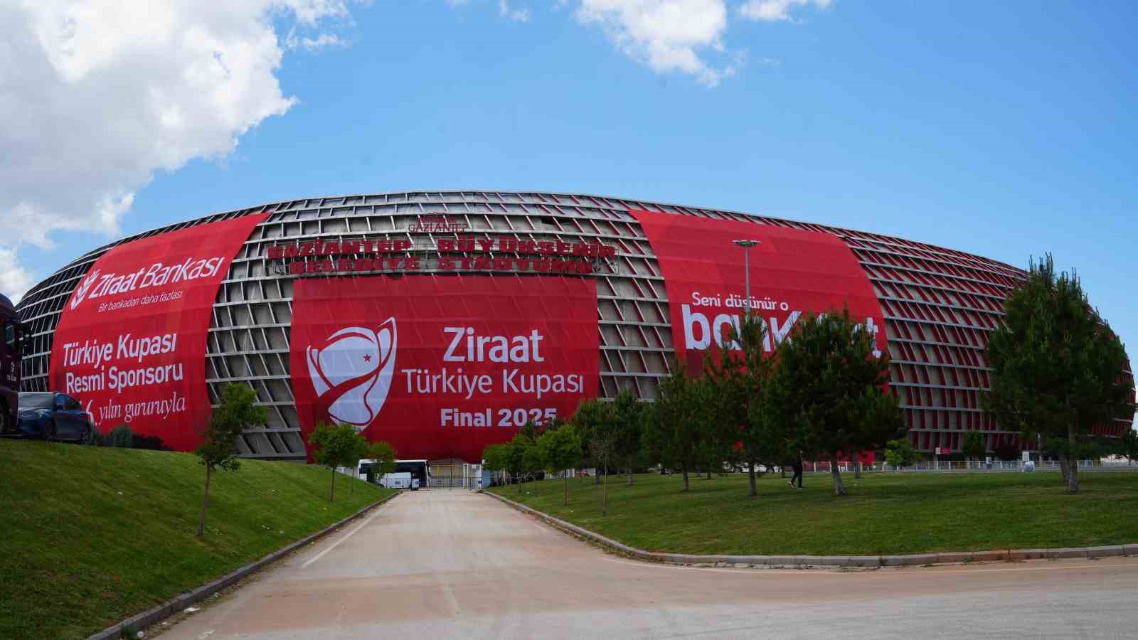 Gaziantep Stadyumu&rsquo;nda kupa coşkusu başladı
