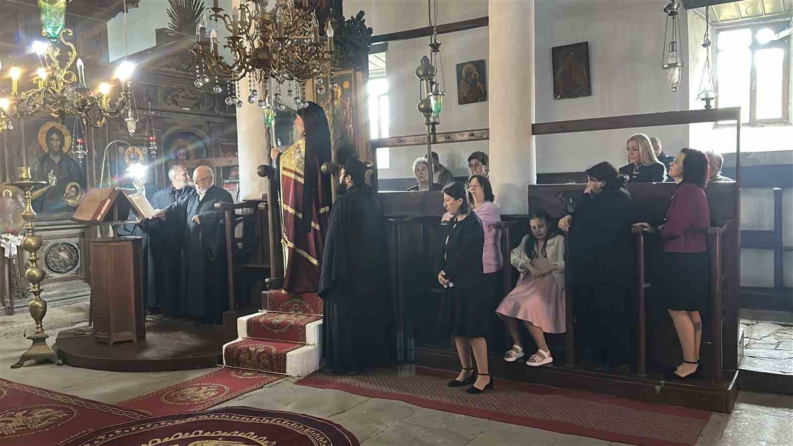 Fener Rum Patriği Bartholomeos, G&ouml;k&ccedil;eada&rsquo;da ayine katıldı
