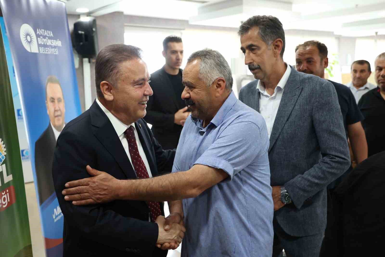 Başkan B&ouml;cek, &Ccedil;ift&ccedil;iler G&uuml;n&uuml;&rsquo;nde &uuml;reticilerle buluştu
