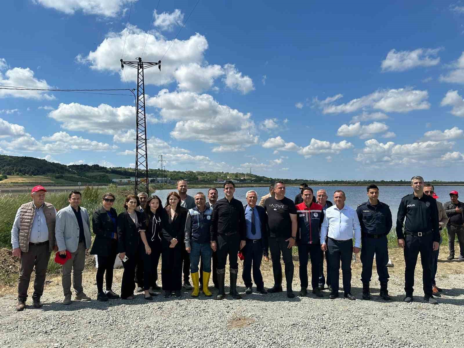 &Ccedil;ift&ccedil;iler G&uuml;n&uuml;&rsquo;n&uuml;, &ccedil;eltik tohumlarını toprakla buluşturarak kutladılar
