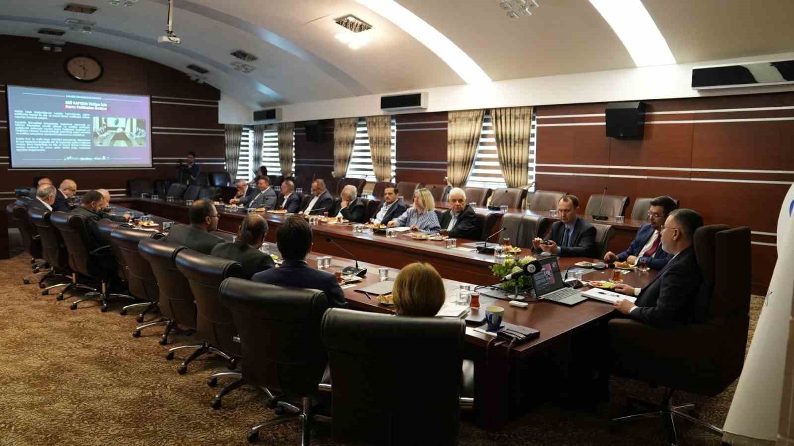 Karab&uuml;k &Uuml;niversitesi şehirle iş birliğini g&uuml;&ccedil;lendiriyor
