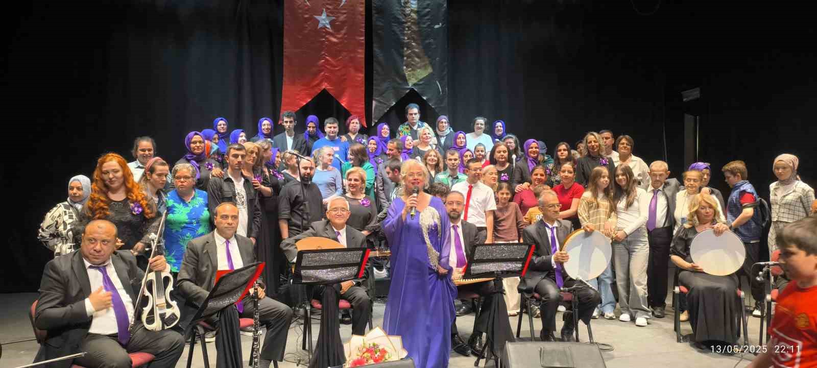 Otizm Anneler Korosu’ndan muhteşem konser