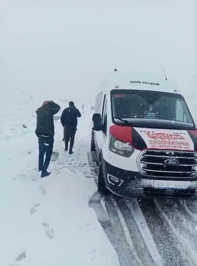Palandöken Kayak Merkezi beyaza büründü