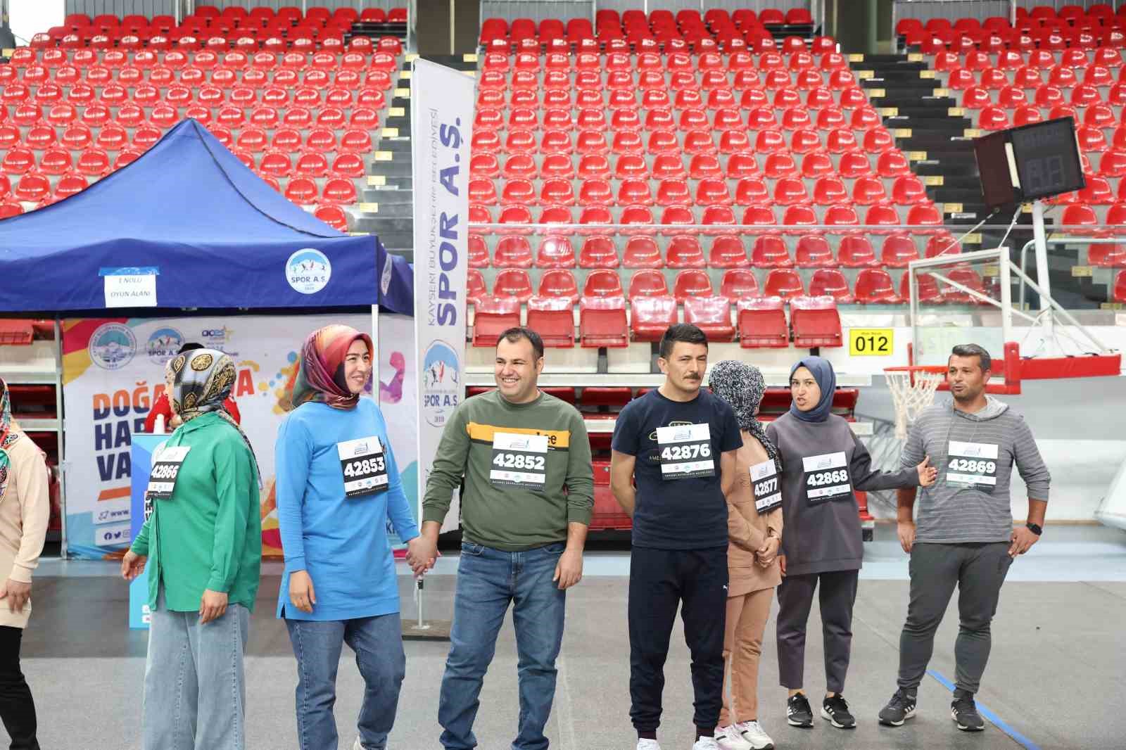 Büyükşehir’in Aile Yılı’na özel etkinliğinde aileler kıyasıya yarıştı