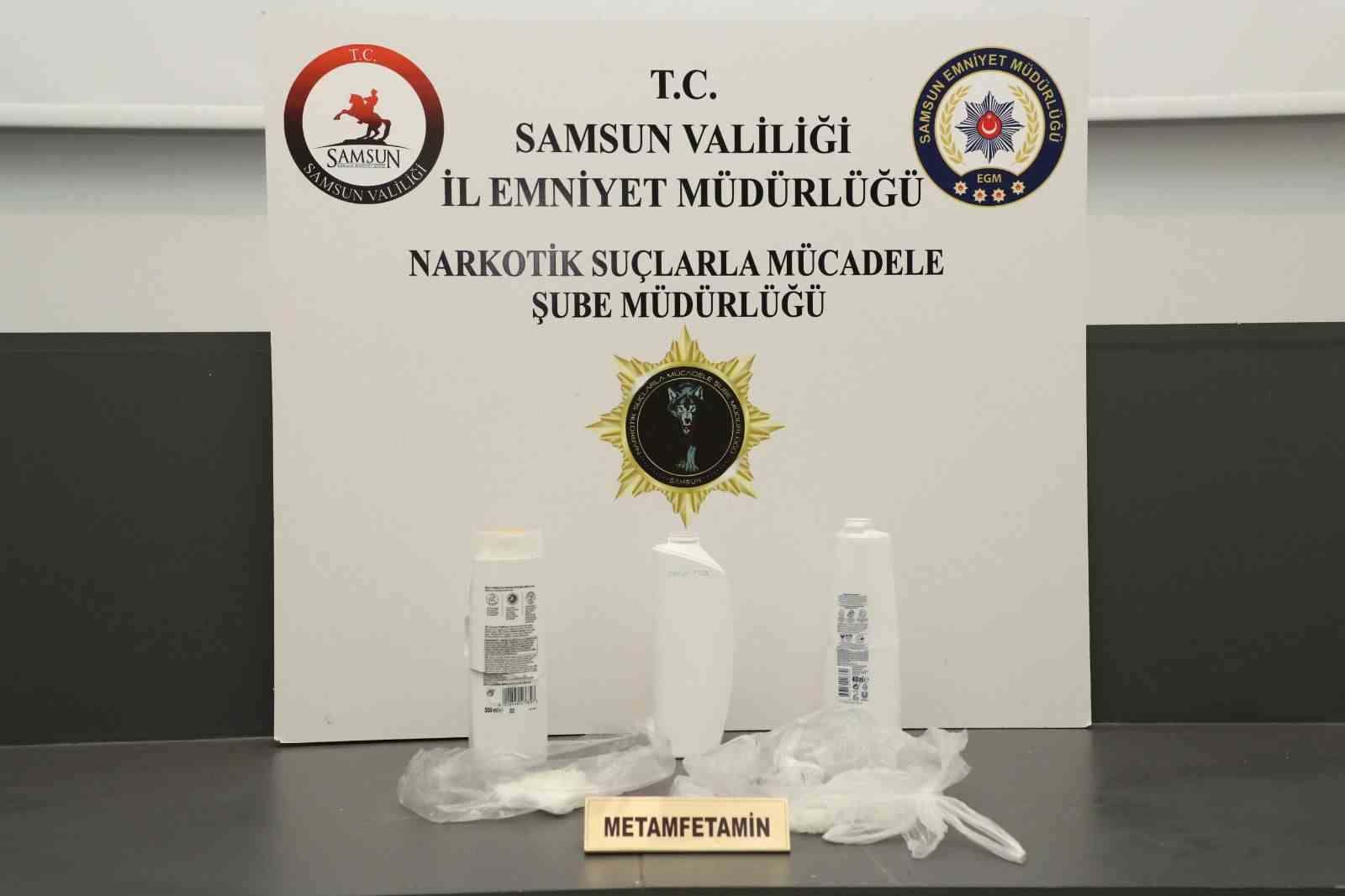 Şampuan kutusunda metamfetamin ele ge&ccedil;irildi
