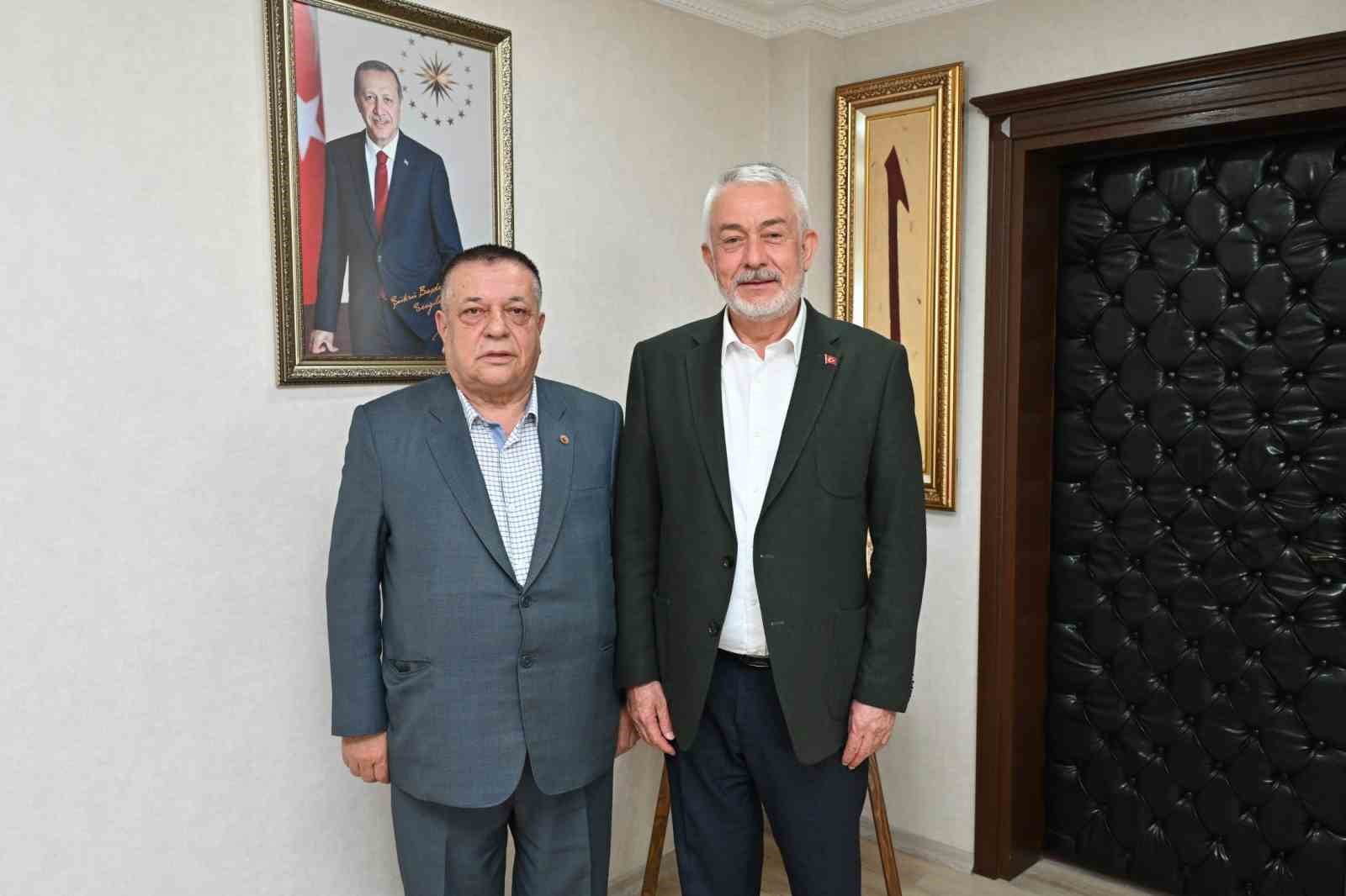 Emeklilerden Başkan Başdeğirmen’e destek