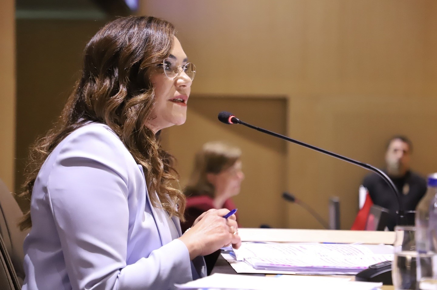 Belediye meclisinde CHP’li başkanlar arasında otopark tartışması: Mikrofon kapatıldı, gerilim yükseldi