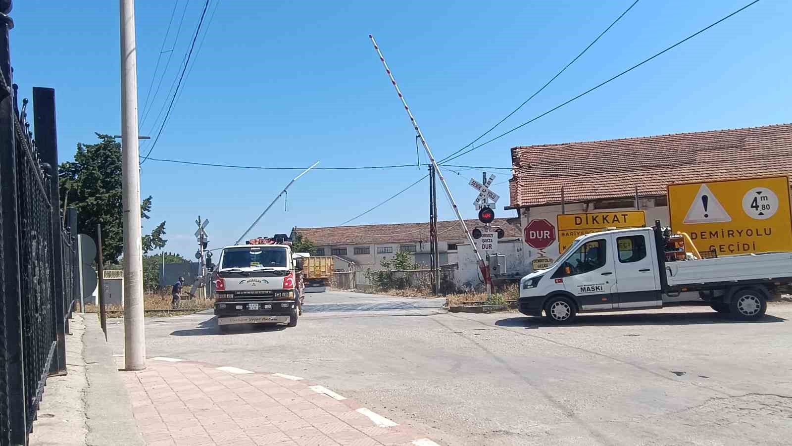 Hemzemin geçitteki arızaya müdahale yöntemi şaşırttı