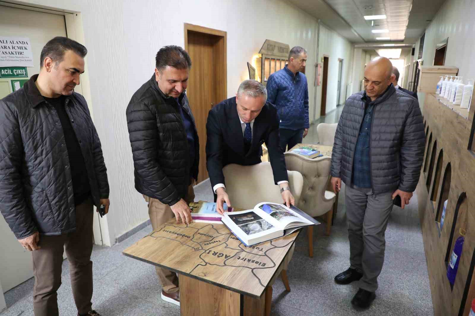 İstanbul İl Milli Eğitim M&uuml;d&uuml;r&uuml; Yent&uuml;r&rsquo;den Ağrı İl Milli Eğitim M&uuml;d&uuml;r&uuml; K&ouml;krek&rsquo;e ziyaret
