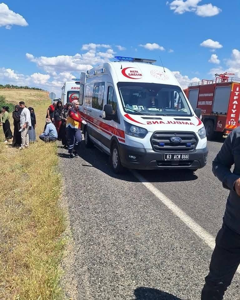 Halfeti’de patpat şarampole devrildi:1 ölü, 1 yaralı