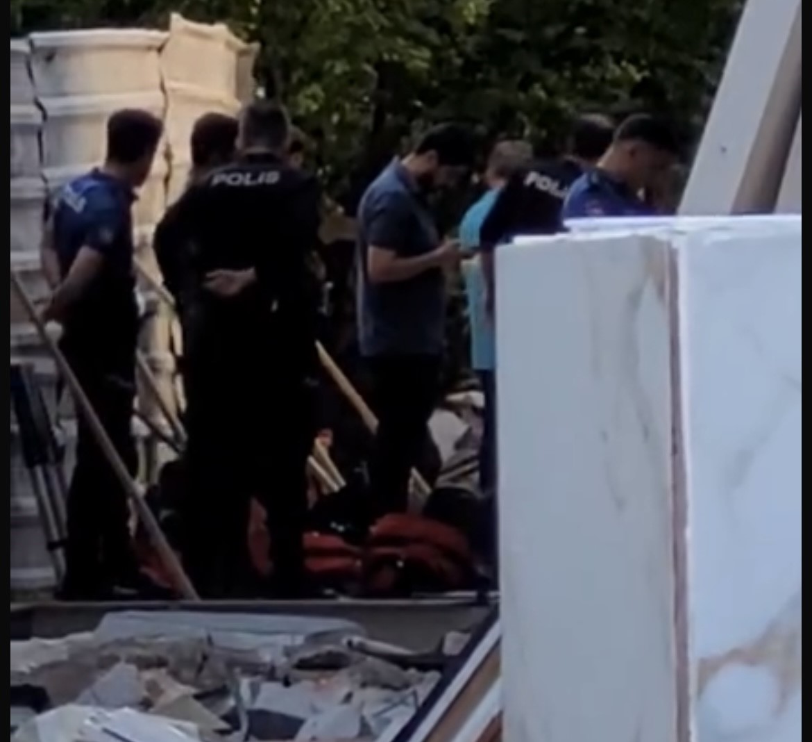 Artezyen kuyusuna düşen hurdacı hayatını kaybetti