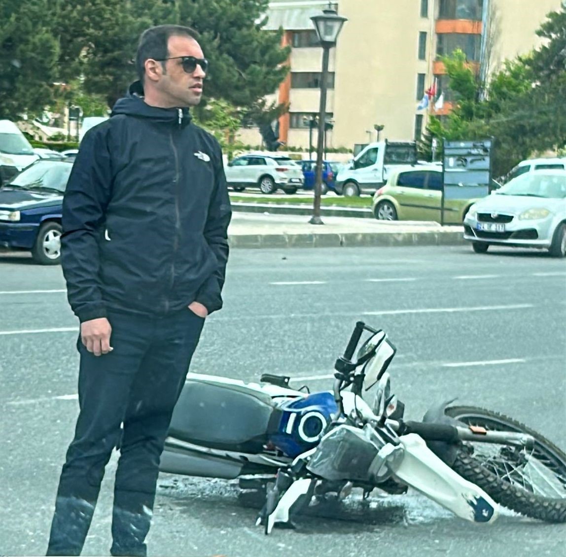 Erzincan’da otomobil ile motosiklet çarpıştı